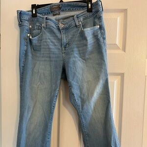 TORRID Premium Stretch Mid-rise slim boot 14 short